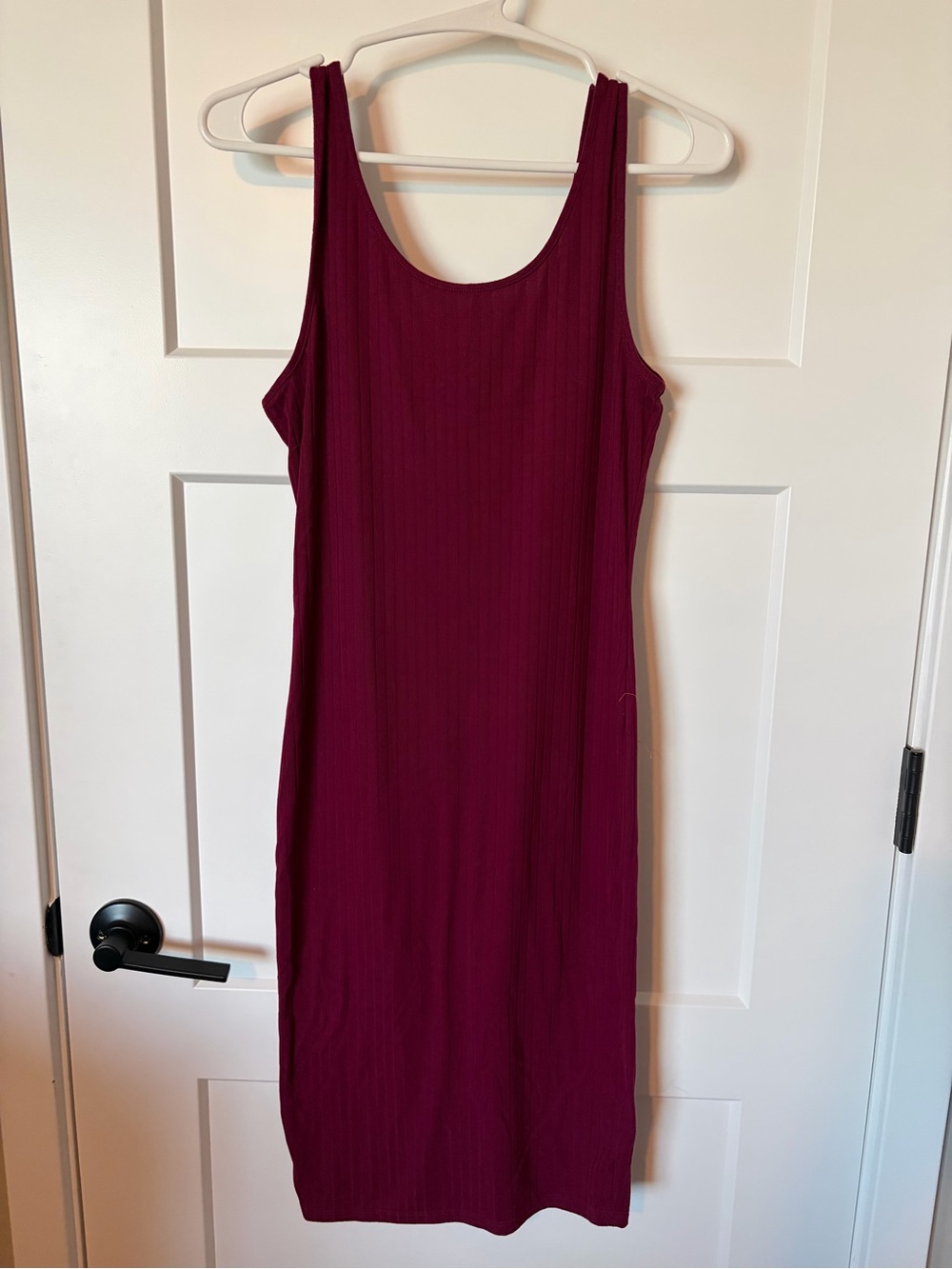 Sleeveless Ribbed Midi Dress in Burgundy